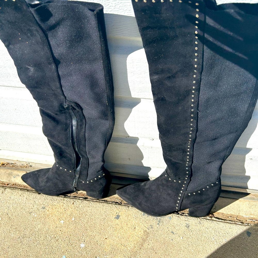Boots - Picture 3 of 8